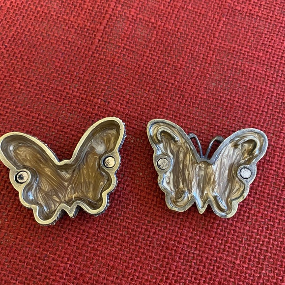 Adorable pewter and rhinestone butterfly trinket box - Picture 3 of 4